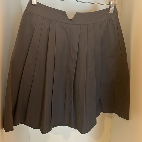 Grace Sun, grey, front zip, pleated skirt. - Picture 2 of 3